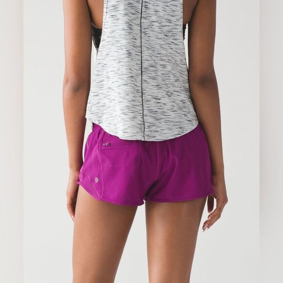 Lululemon Hotty Hot Shorts Deep Fuschia Size 4 - Picture 5 of 11